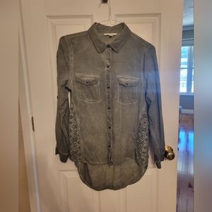 Stylish Gray Button-Up Shirt with Lace Accents